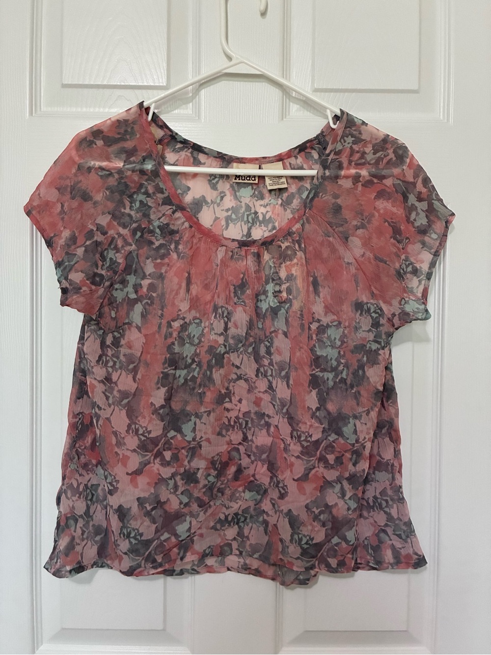 NWT Mudd Ciffon Sheer Floral blouse top Hi Lo Peach women’s Sz L New!